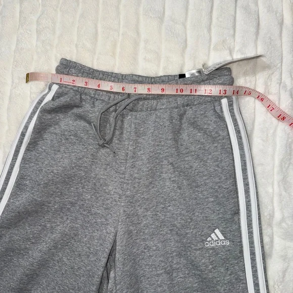 Adidas Women's XS Gray 3 Stripe Fleece Cropped Pants Sweatpants NWT‎ - Picture 9 of 10